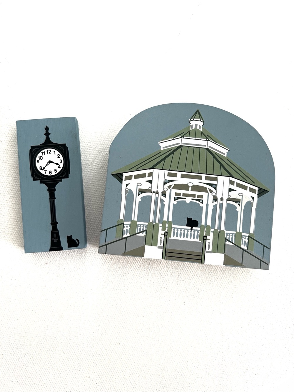The Cat’s Meow Village Punta Gorda Florida Gazebo & Town Clock 1996 Set of 2